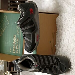New KURU Chicane Black Mens 11.5M Orthopedic Hiking Shoes For Plantar Fascitis